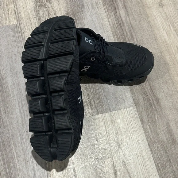 On Running Women's Black Athletic Shoes - Picture 3 of 5